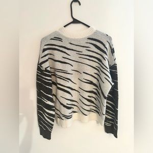 Rails sweater size small